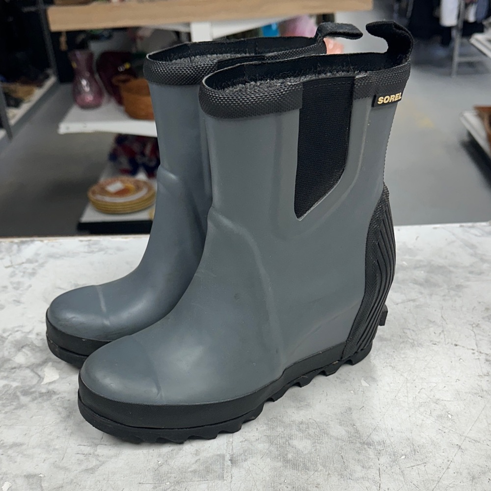 Sorel Women's Black and Gray Rain Boots
